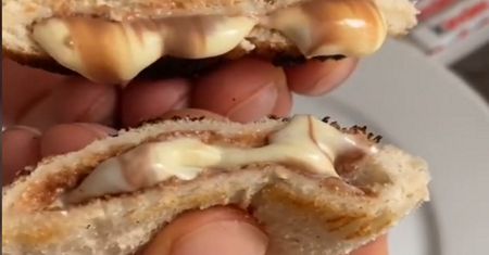 Hit TikToka! Tosty z czekoladkami Kinder