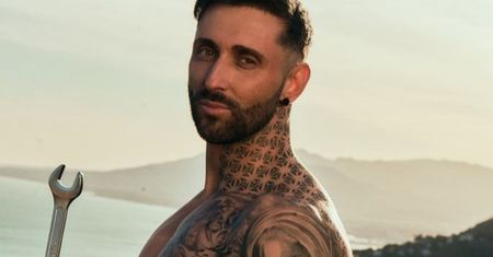 Dan z "Love Island" został oskarżony o pobicie dziewczyny. Producent reaguje