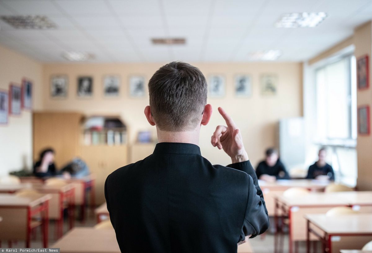 religia w szkole, konferencja episkopatu polski, barbara nowacka, ministerstwo edukacji, sondaż Spór o religię w szkołach. Wiemy, co sądzą o tym Polacy