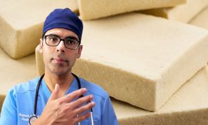 Gastrolog radzi jeść regularnie. Całe ciało ci podziękuje