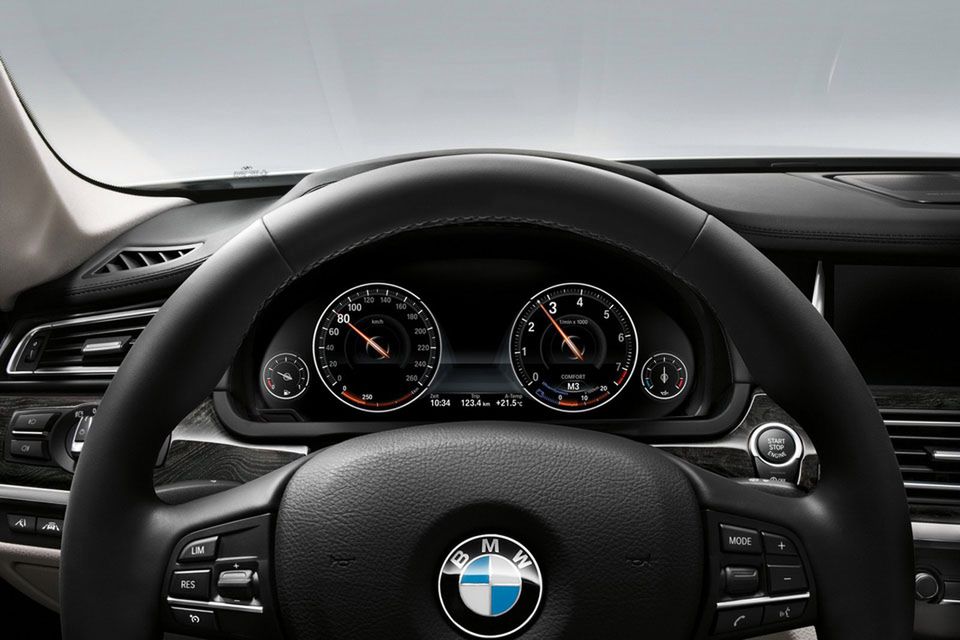 BMW serii 7 na rok 2013 - megagaleria niemieckiego okrętu flagowego 218