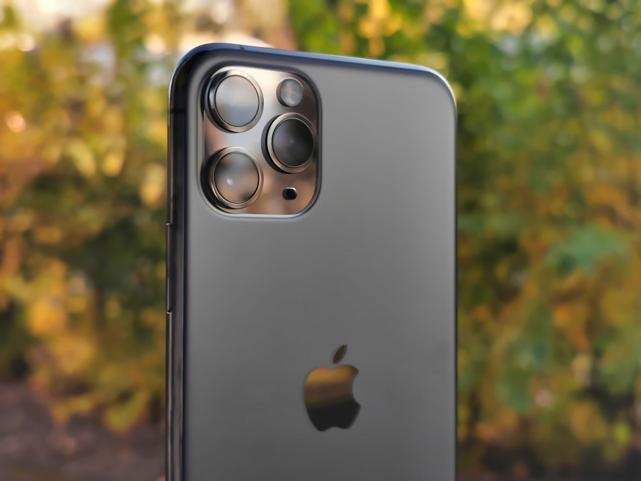 iPhone 11 Pro to pierwszy iPhone od lat, który dzielnie znosi starcie z konkurencją [TEST]