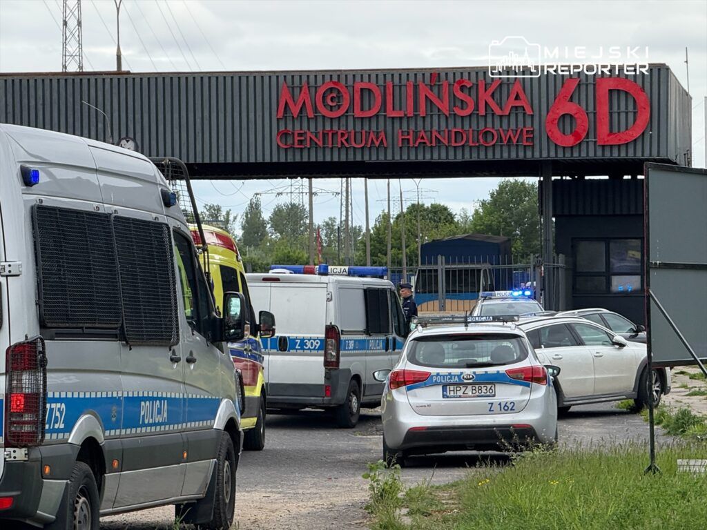 Fot. Miejski Reporter. Hala targowa Modlińska 6D zamknięta