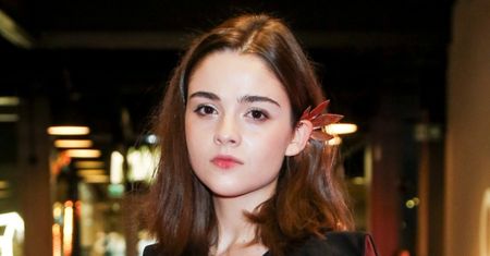 Siostra Julii Wieniawy pozuje z chłopakiem, celebrując trzecią rocznicę związku. Jej ukochany jest REŻYSEREM
