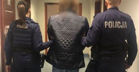 Chcieli ukraść samochód, zatrzasnęli się wewnątrz