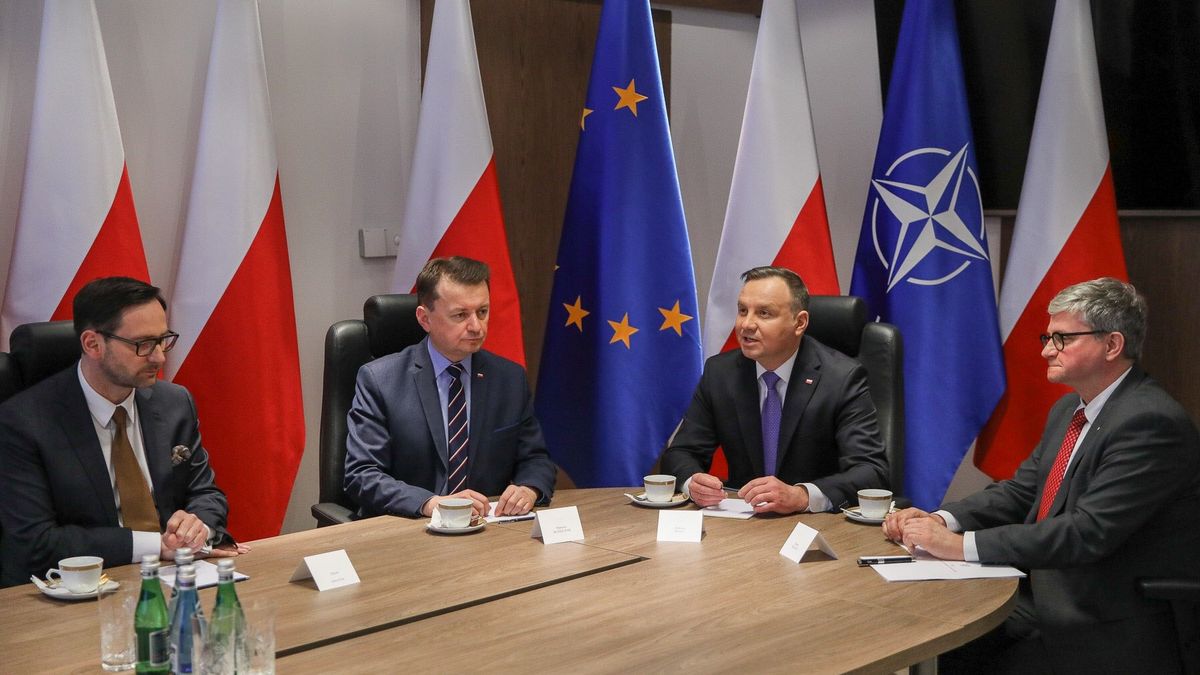 Porozumienie podpisali Daniel Obajtek, prezes Orlenu, minister Mariusz Błaszczak w obecności Andrzeja Dudy.
