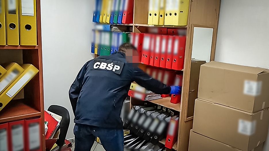 CBŚP rozbiło grupę przestępczą. Zajęty sprzęt przekazano szpitalom