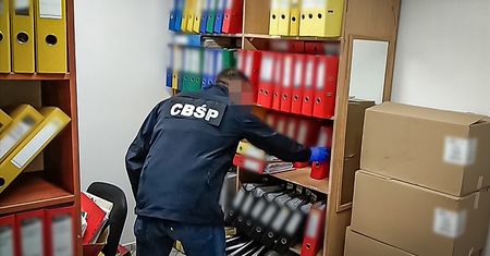CBŚP rozbiło grupę przestępczą. Zajęty sprzęt przekazano szpitalom