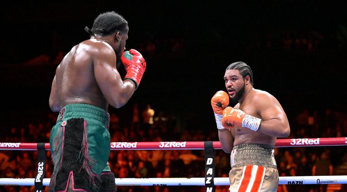 Boks: Gala w Derby - waga ciężka: Frazer Clarke - Jeamie Tshikeva