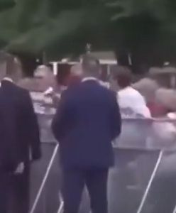 Zamachowiec był w tłumie. Nagranie z ataku na premiera