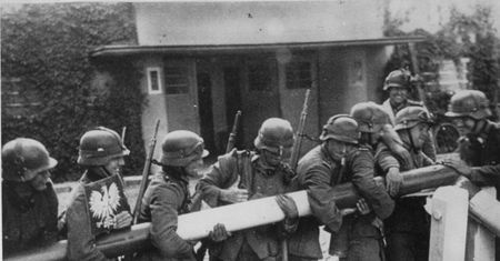23 sierpnia 1953: rząd PRL rezygnuje z reparacji od Niemiec