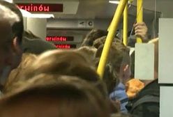 Przepełnione pociągi na Śląsku. "Nawet nie ma jak się podrapać"