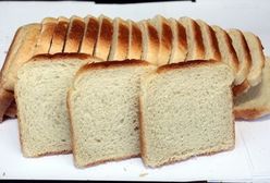 Chleb tostowy. Tyle ma chemii, że nie pleśnieje!