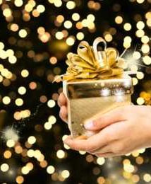 Pod choinkę Polacy wolą dostać książkę niż pieniądze