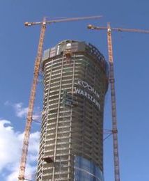 Warsaw Spire: Najwyższy biurowiec w Warszawie ma już 180 m wysokości