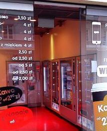 Dziwny sklep w centrum Warszawy. Nie ma obsługi