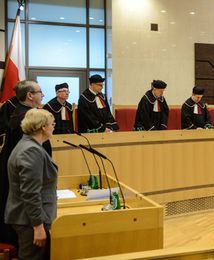 Nakonieczny: TK zabrakło odwagi, by oderwać się od polityki