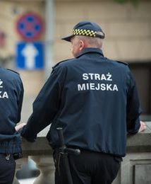 Czy to koniec straży miejskiej? Mieszkańcy wielu miast mówią "nie" tej formacji
