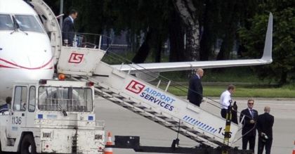 Posłowie latają co drugi dzień za nasze!