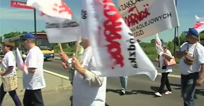 Protest związkowców przeciwko zwolnieniu przewodniczącej NSZZ Solidarność (WIDEO)