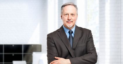 Prezes dużo zarabia? Firmie gorzej się wiedzie