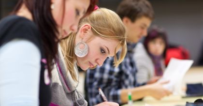 Bezpłatne studia to fikcja. Ile kosztuje zdobycie dyplomu?