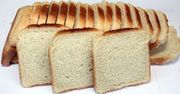 Chleb tostowy. Tyle ma chemii, że nie pleśnieje!