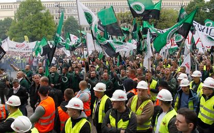 Tysiące górników protestuje na ulicach Katowic