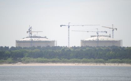 Próba wodna zbiorników terminala LNG w Świnoujściu