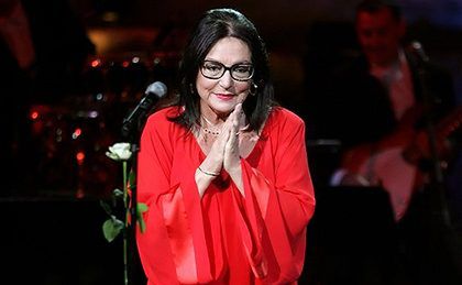 Piosenkarka Nana Mouskouri oddaje dla kraju część emerytury