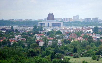 Kuwejcki dyplomata więził w warszawskiej rezydencji dwie służące