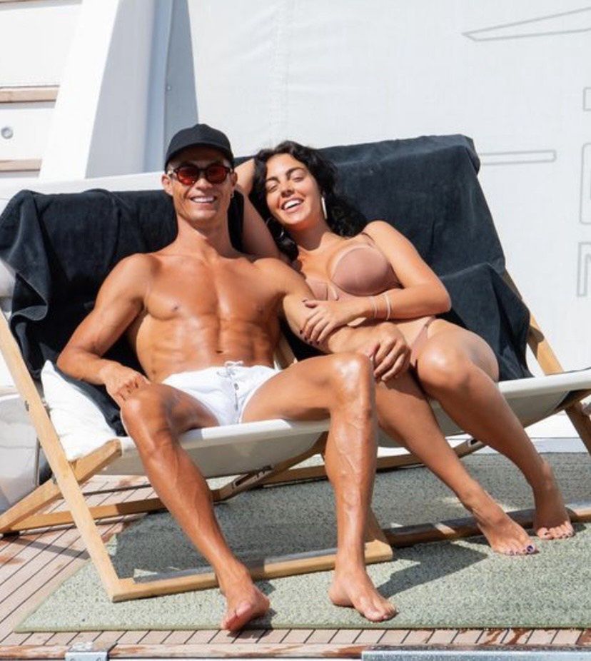 Cristiano Ronaldo i Georgina Rodriguez opalają boskie ciała na jachcie za 29 milionów złotych