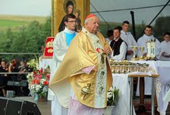 Don Stanislao. Metropolita częstochowski Wacław Depo modli się o "uzdrowienie serc i sumień ludzi mediów"