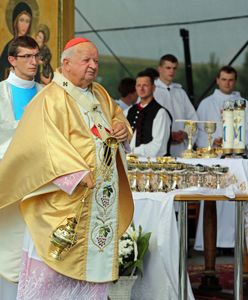 Don Stanislao. Metropolita częstochowski Wacław Depo modli się o "uzdrowienie serc i sumień ludzi mediów"