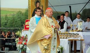 Don Stanislao. Metropolita częstochowski Wacław Depo modli się o "uzdrowienie serc i sumień ludzi mediów"