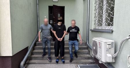 20-latek zatrzymany na budowie w Warszawie. Miał wyłudzić niemal 50 tys. zł
