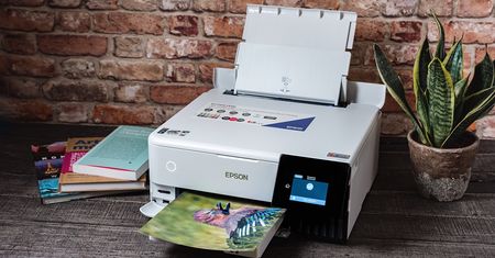 Epson L8160: Ekonomiczna, łatwa w obsłudze i zaawansowana drukarka fotograficzna do… domu. Tego właśnie szukałem