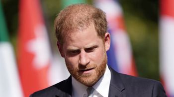 Harry FLIRTOWAŁ z dziennikarką tabloidu, która nazywała go "Panem Łobuziakiem". Wyciekła treść wiadomości, jakie ze sobą wymienili