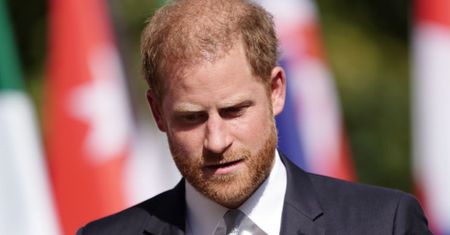 Harry FLIRTOWAŁ z dziennikarką tabloidu, która nazywała go "Panem Łobuziakiem". Wyciekła treść wiadomości, jakie ze sobą wymienili