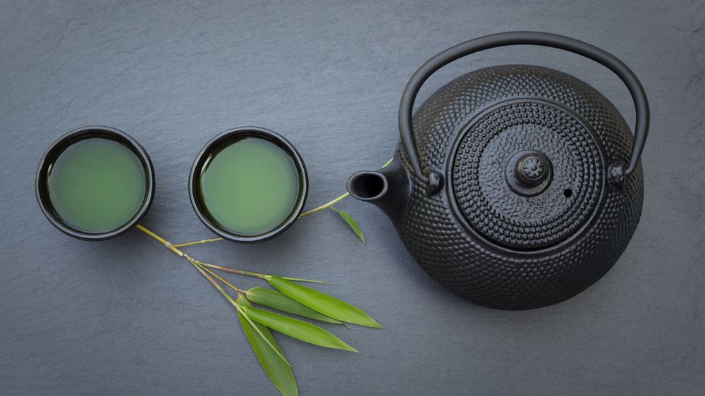 Zielona herbata z dodatkiem cukru