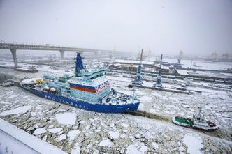 "Sibir" na Bałtyku. Rosyjski atomowy lodołamacz ściągnięty z Arktyki