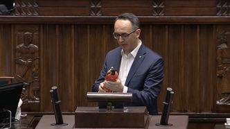 Gorąco wokół ministra rolnictwa. Na mównicy sejmowej pojawiła się gaśnica