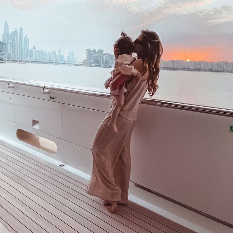 Anna Lewandowska z córką w Dubaju