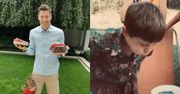Robert Lewandowski z kawałkiem tortu i Klarą przy nodze świętuje swoje 31. urodziny