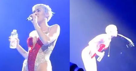 Miley PLUJE wodą na widownię!