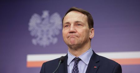 Minister Sikorski zrobił furorę. "Wyprowadził cios w Rosję"