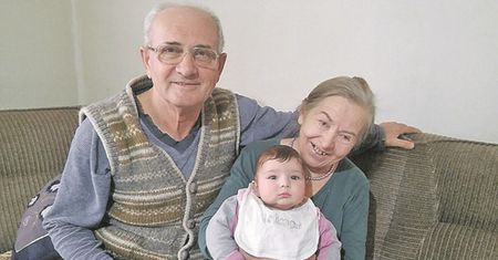 Została matką w wieku 60 lat. Wtedy mąż ją zostawił, taki podał powód