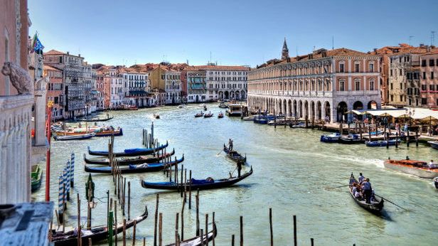 WTF dnia: wyjście ewakuacyjne w Wenecji? Lepiej, żebyście umieli pływać... [zdjęcie] 1