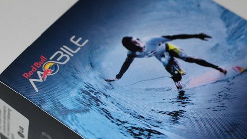 Red Bull Mobile ze znakiem bestii 1