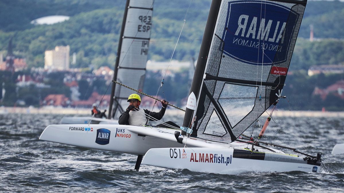 Materiały prasowe / Bartosz Modelski / Sail Spotting / Na zdjęciu: Jakub Surowiec na katamaranie A-Class